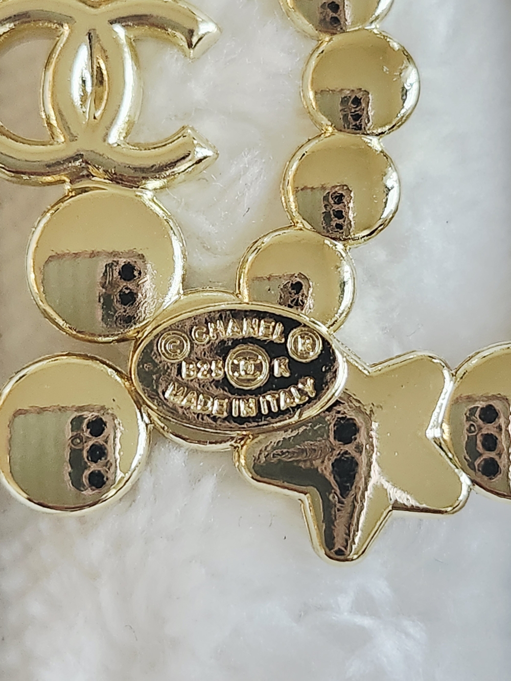 Chanel CC Logo Crystal Star Brooch Gold Tone Estate Piece - Picture 4 of 4